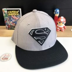 Superman - Casquette Noire Et Grise Brodée